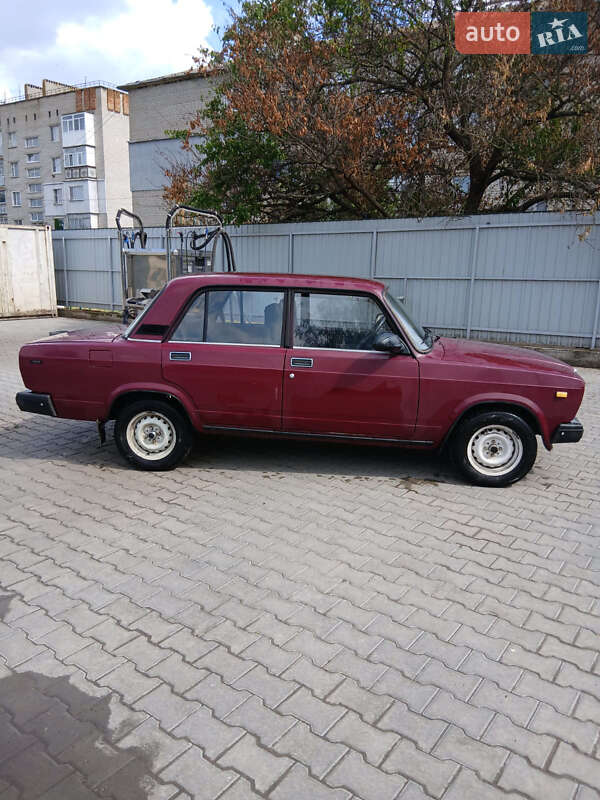 Седан ВАЗ / Lada 2107 2001 в Слов'янську