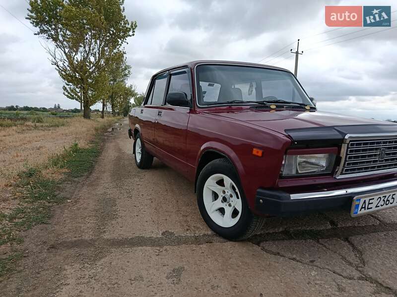 Седан ВАЗ / Lada 2107 2004 в Нікополі фото 2 Седан ВАЗ / Lada 2107 2004 в Нікополі