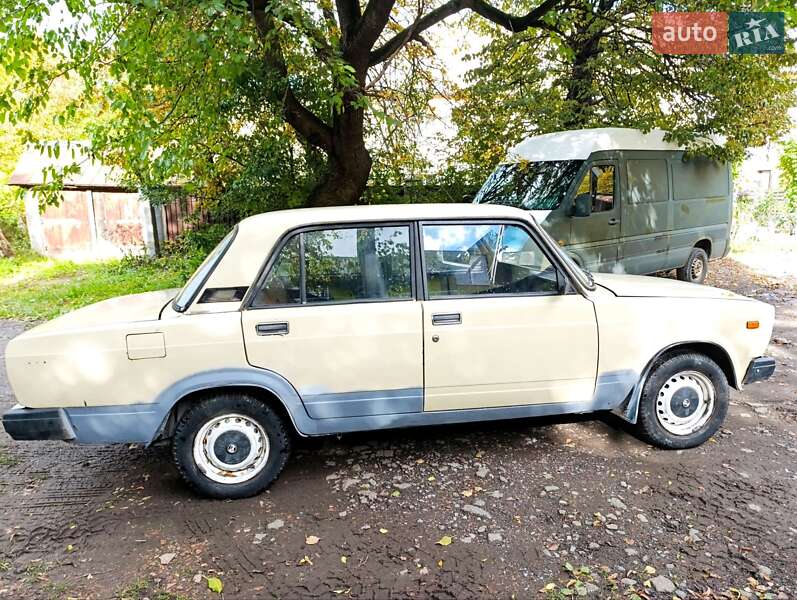 Седан ВАЗ / Lada 2107 1989 в Львове
