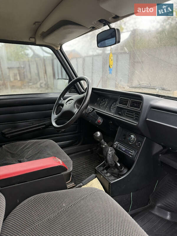 Седан ВАЗ / Lada 2107 2004 в Белой Церкви