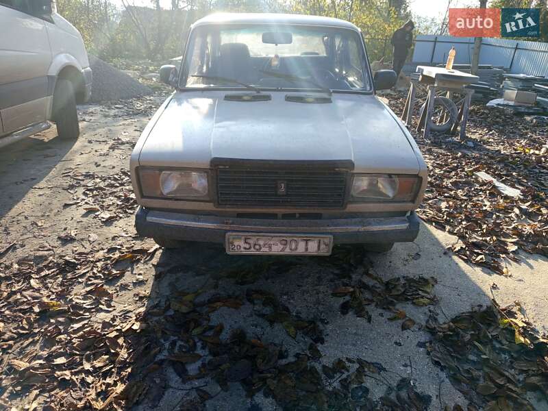 Седан ВАЗ 2107 1995 в  фото Седан ВАЗ 2107 1995 в