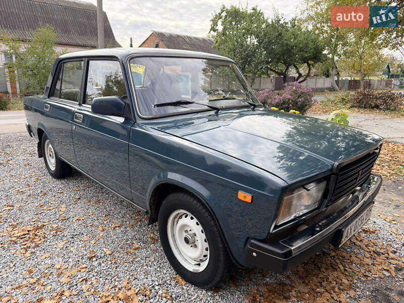 Седан ВАЗ / Lada 2107 2002 в Краснограді фото 7 Седан ВАЗ / Lada 2107 2002 в Краснограді