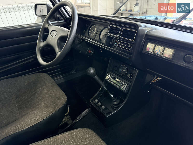 Седан ВАЗ / Lada 2107 2002 в Краснограді фото 17 Седан ВАЗ / Lada 2107 2002 в Краснограді