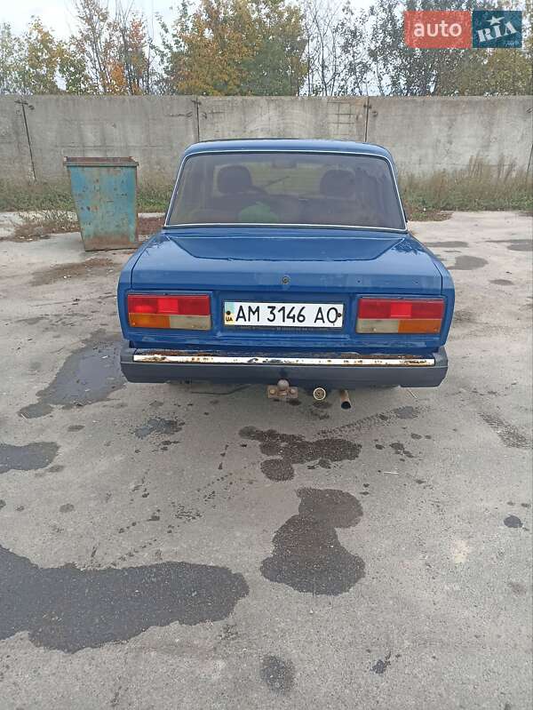 Седан ВАЗ / Lada 2107 2004 в Черняхові
