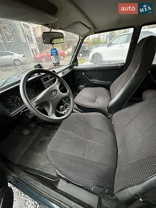 Седан ВАЗ / Lada 2107 2004 в Киеве фото 6 Седан ВАЗ / Lada 2107 2004 в Киеве