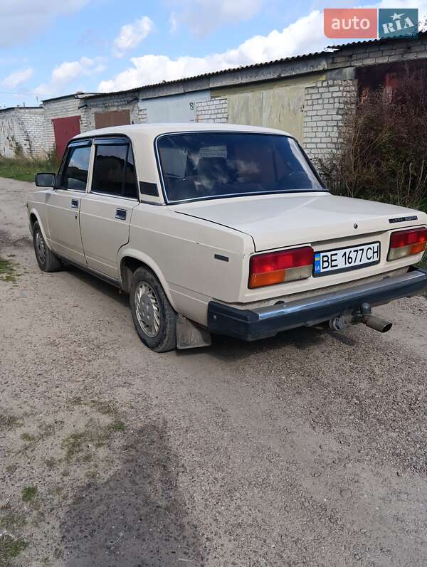 Седан ВАЗ / Lada 2107 1995 в Очакове