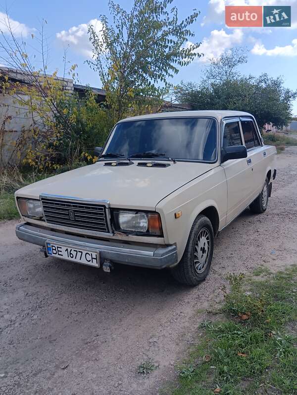 Седан ВАЗ / Lada 2107 1995 в Очакове