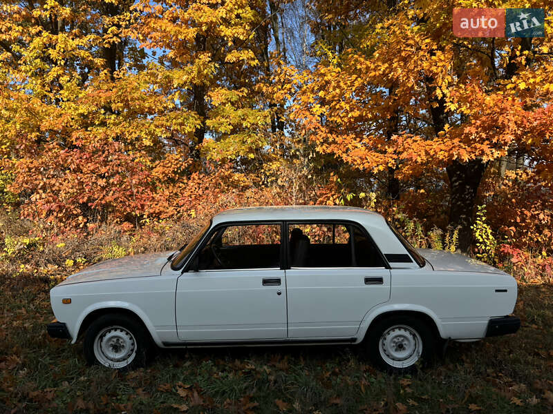 Седан ВАЗ / Lada 2107 2000 в Чернігові