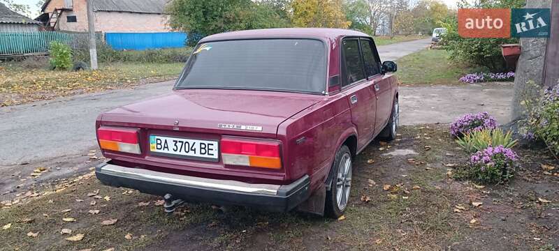 Седан ВАЗ / Lada 2107 2004 в Новоукраїнці
