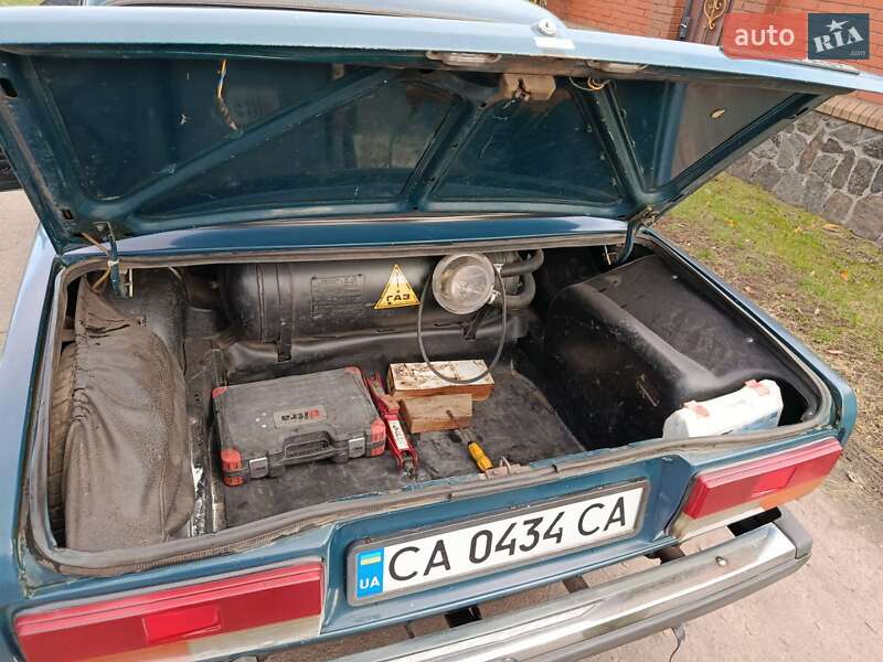 Седан ВАЗ / Lada 2107 1999 в Золотоноше