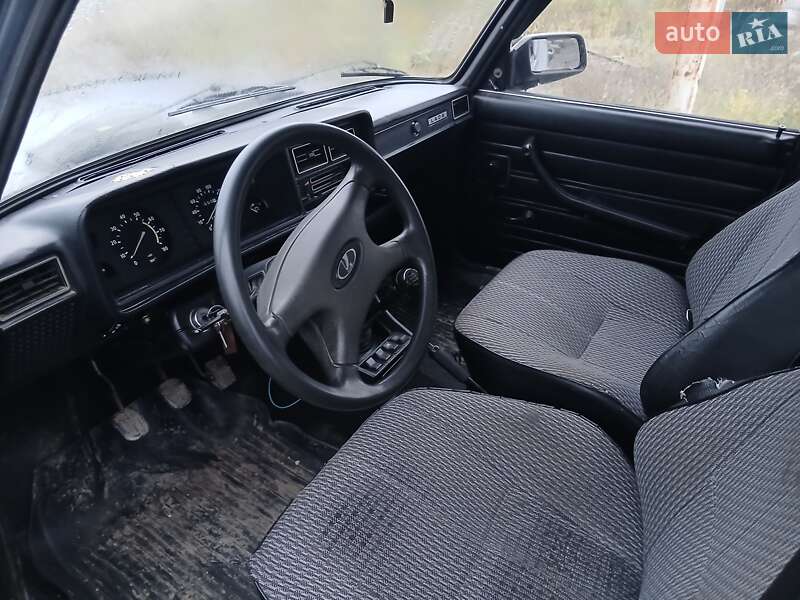 Седан ВАЗ / Lada 2107 2007 в Хотині