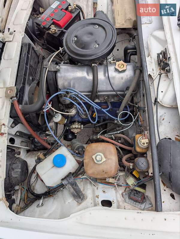 Седан ВАЗ / Lada 2107 1991 в Хотине фото 20 Седан ВАЗ / Lada 2107 1991 в Хотине