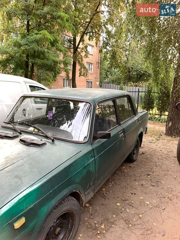 Седан ВАЗ / Lada 2107 1996 в Черкасах