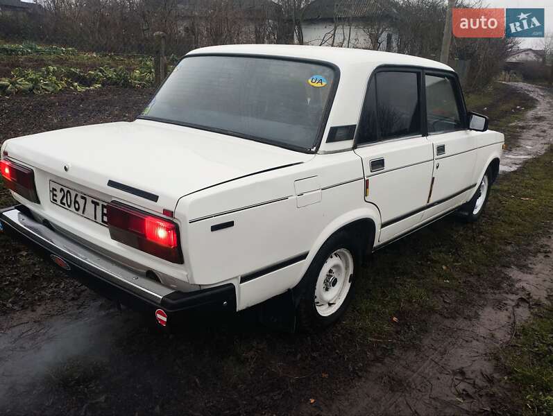 Седан ВАЗ / Lada 2107 1989 в Теребовле