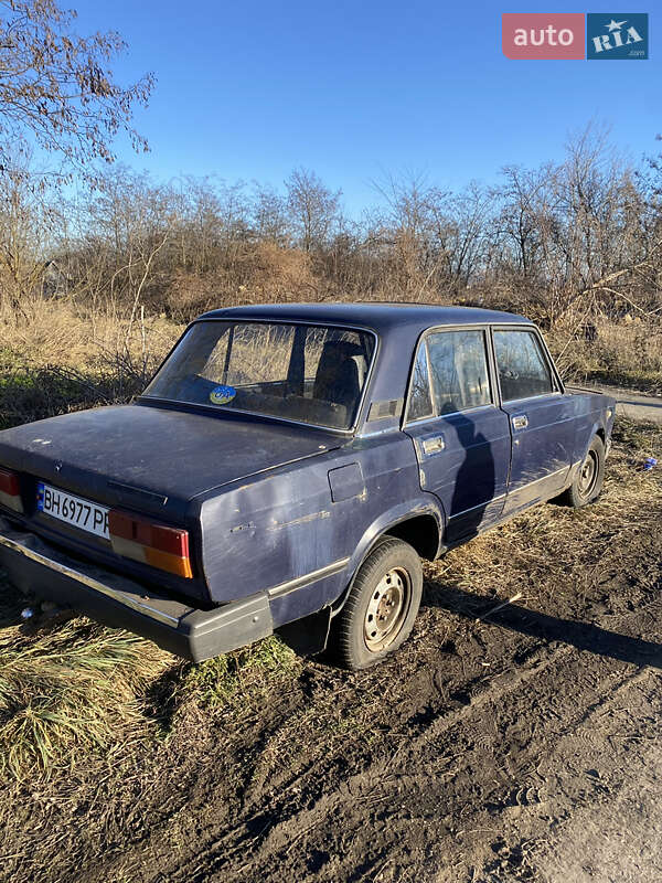 Седан ВАЗ / Lada 2107 1989 в Окнах