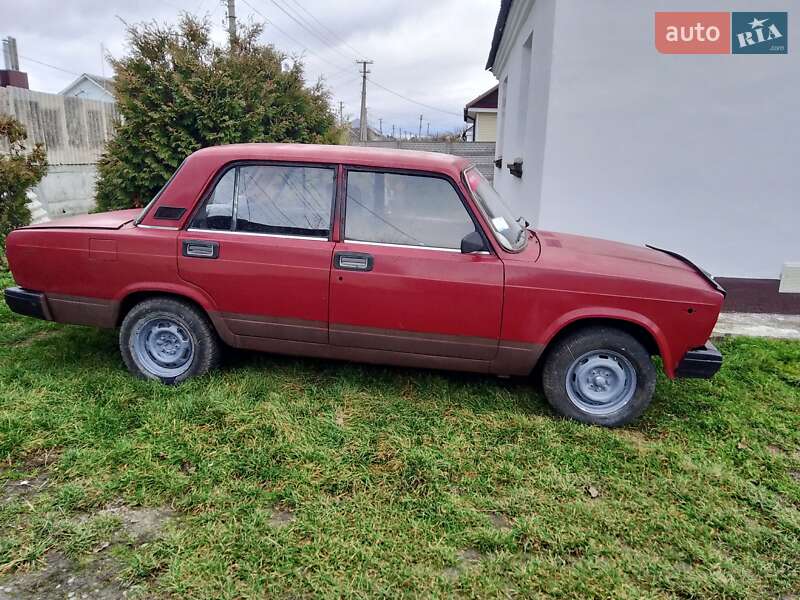 Седан ВАЗ / Lada 2107 1993 в Ровно фото 4 Седан ВАЗ / Lada 2107 1993 в Ровно