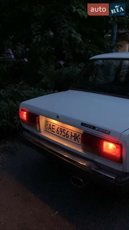 Седан ВАЗ / Lada 2107 1992 в Каменском фото Седан ВАЗ / Lada 2107 1992 в Каменском