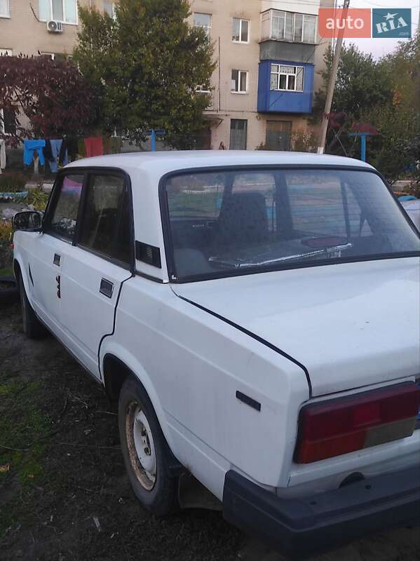 Седан ВАЗ / Lada 2107 2004 в Павлограде
