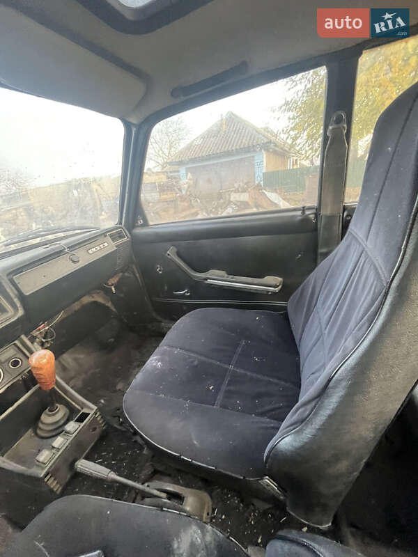 Седан ВАЗ / Lada 2107 1989 в Окнах