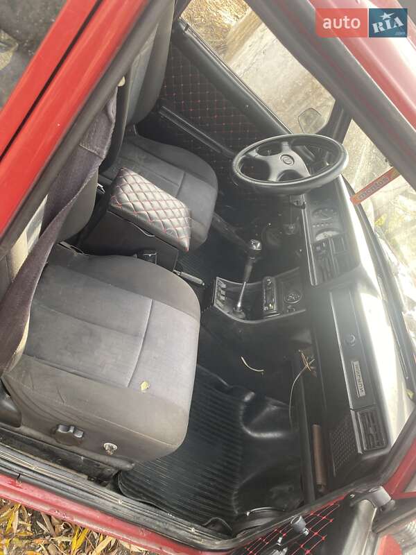 Седан ВАЗ / Lada 2107 2002 в Звягеле