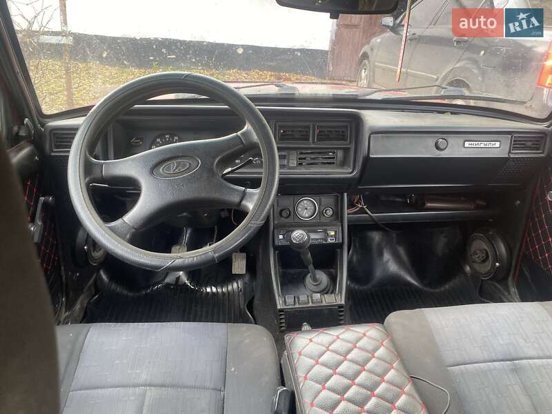 Седан ВАЗ / Lada 2107 2002 в Звягеле