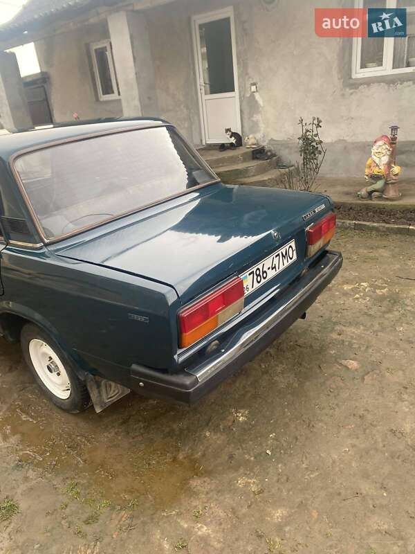 Седан ВАЗ / Lada 2107 2002 в Борщеве