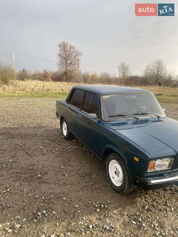 Седан ВАЗ / Lada 2107 2002 в Борщеве