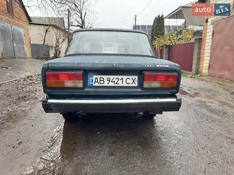 Седан ВАЗ / Lada 2107 2000 в Виннице