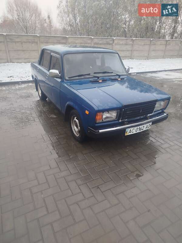 Седан ВАЗ / Lada 2107 2003 в Рожище