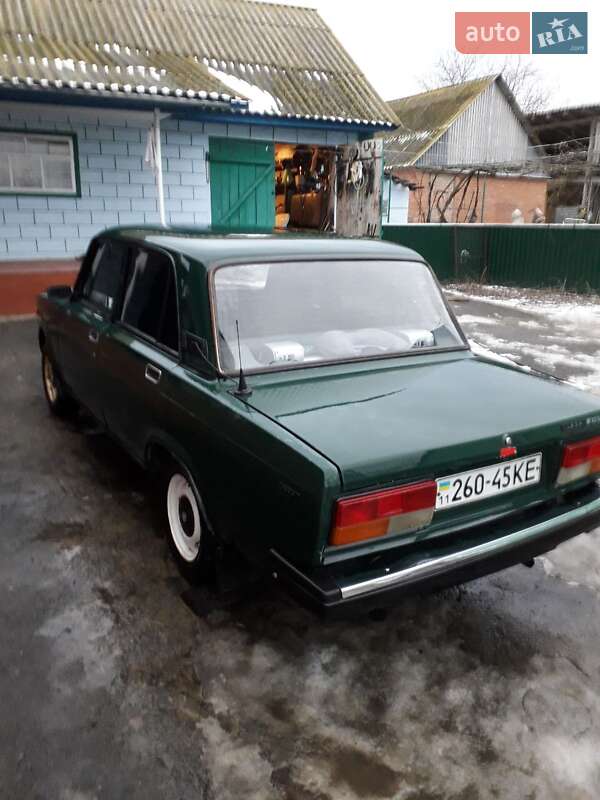 Седан ВАЗ / Lada 2107 1997 в Жмеринке