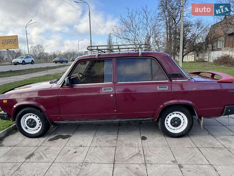 Седан ВАЗ / Lada 2107 2004 в Павлограде