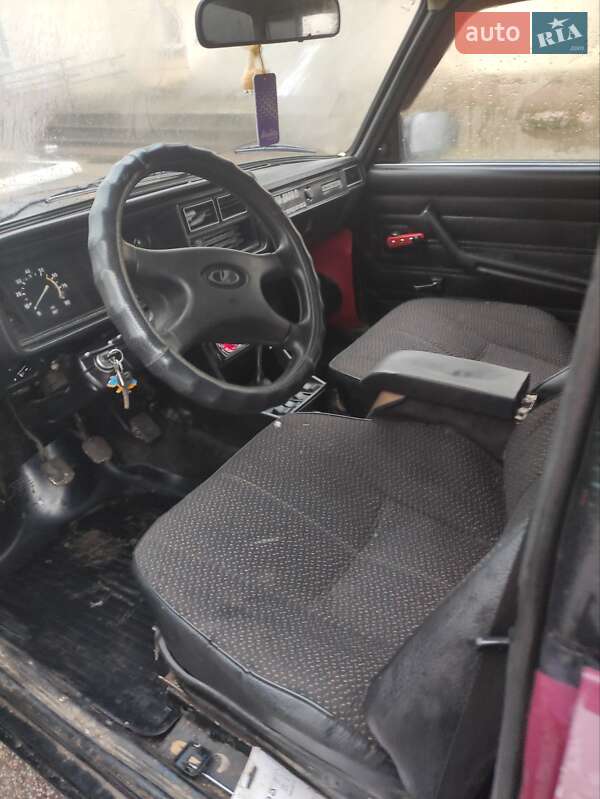 Седан ВАЗ / Lada 2107 2004 в Балті