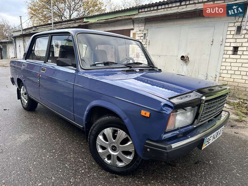 Седан ВАЗ / Lada 2107 2003 в Миколаєві