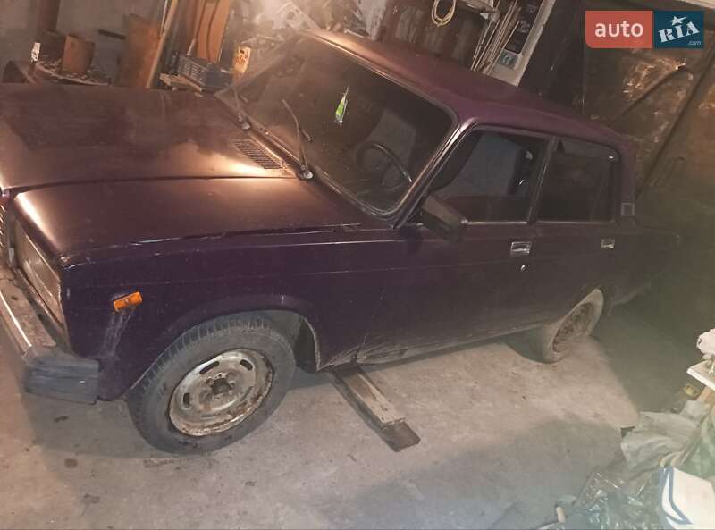 Седан ВАЗ / Lada 2107 2002 в Жашківу