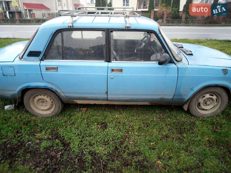 Седан ВАЗ / Lada 2107 1986 в Літині