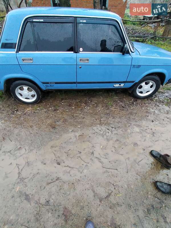 Седан ВАЗ / Lada 2107 1989 в Гайсине