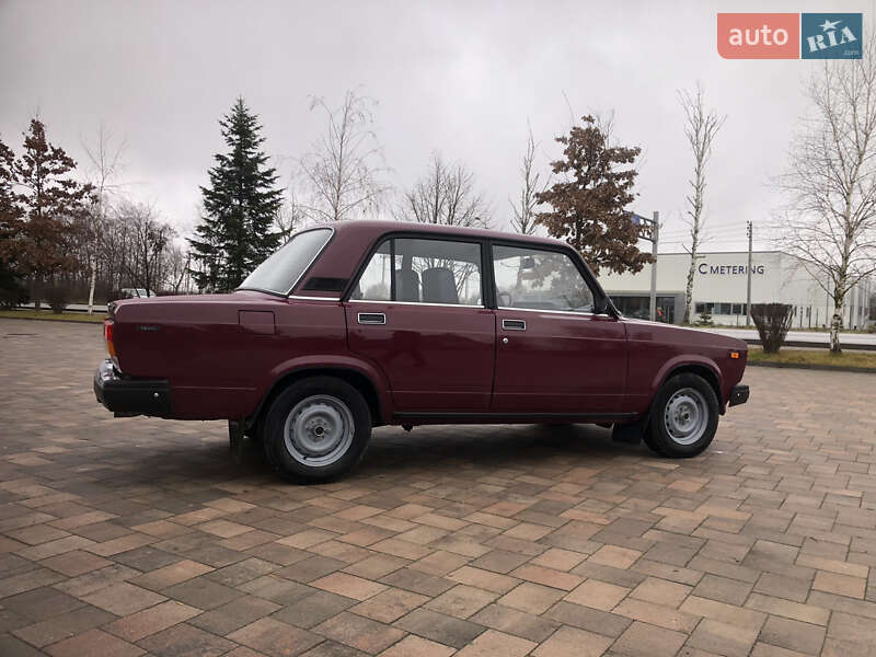 Седан ВАЗ / Lada 2107 2003 в Ивано-Франковске