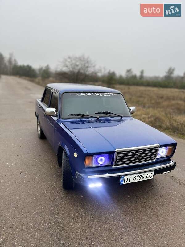 Седан ВАЗ / Lada 2107 2005 в Олевске