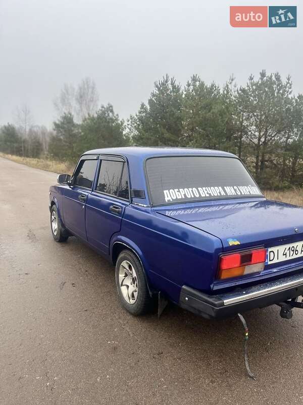 Седан ВАЗ / Lada 2107 2005 в Олевске