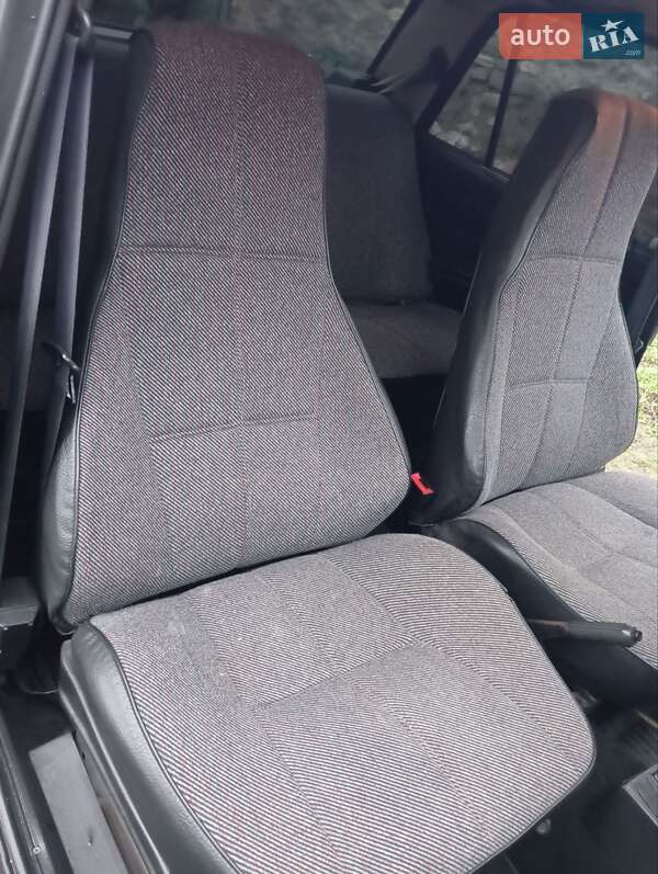 Седан ВАЗ / Lada 2107 2002 в Могилев-Подольске