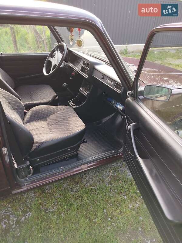 Седан ВАЗ / Lada 2107 2011 в Звягеле фото 10 Седан ВАЗ / Lada 2107 2011 в Звягеле