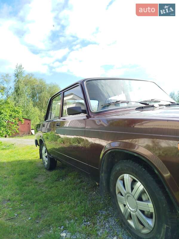 Седан ВАЗ / Lada 2107 2011 в Звягеле фото 12 Седан ВАЗ / Lada 2107 2011 в Звягеле