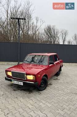Седан ВАЗ 2107 1986 в Черновцах