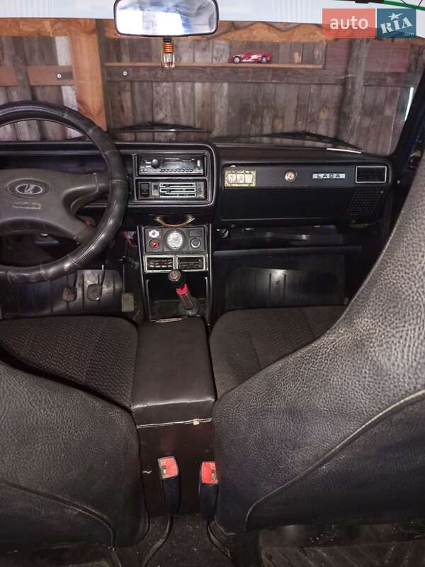 Седан ВАЗ / Lada 2107 2005 в Полонному