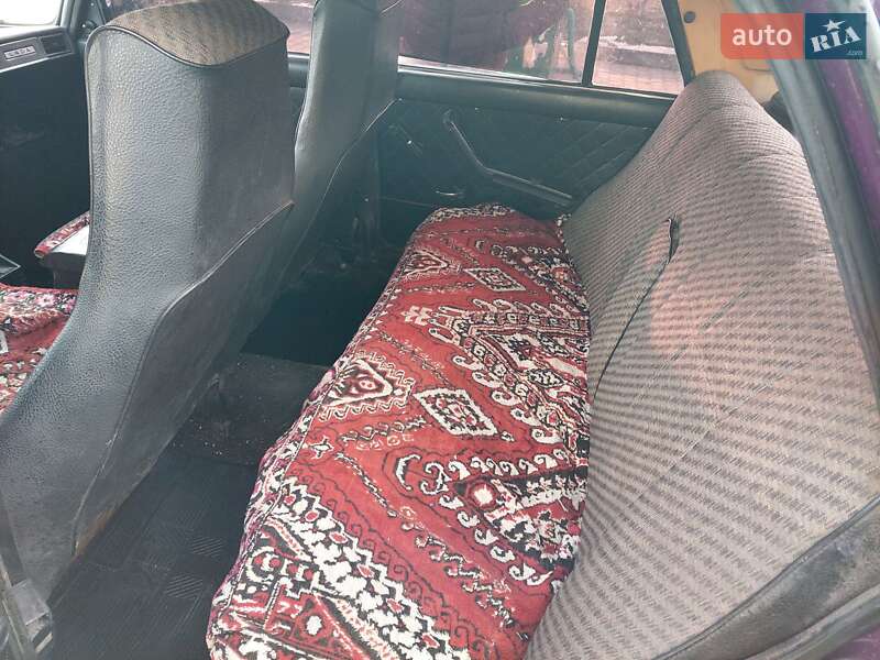 Седан ВАЗ / Lada 2107 2001 в Белой Церкви