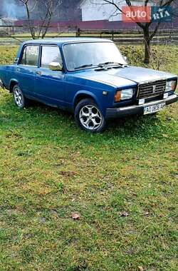 Седан ВАЗ 2107 2004 в Дубовом