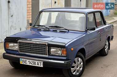 Седан ВАЗ / Lada 2107 2003 в Николаеве