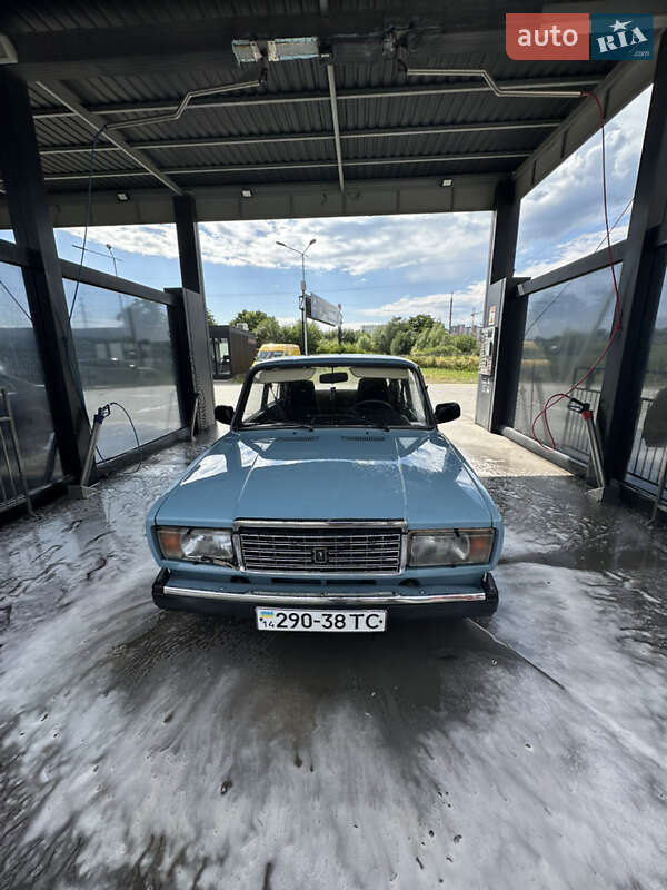 Седан ВАЗ / Lada 2107 1989 в Львові