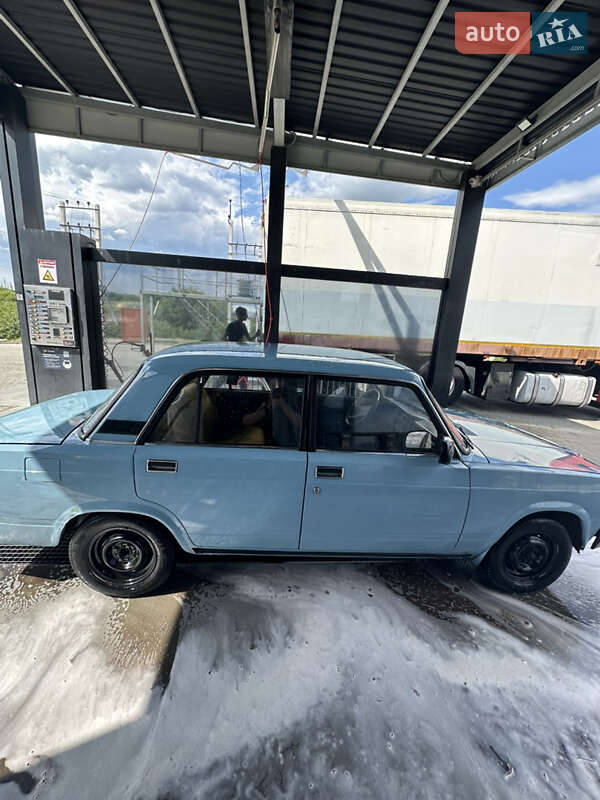 Седан ВАЗ / Lada 2107 1989 в Львові
