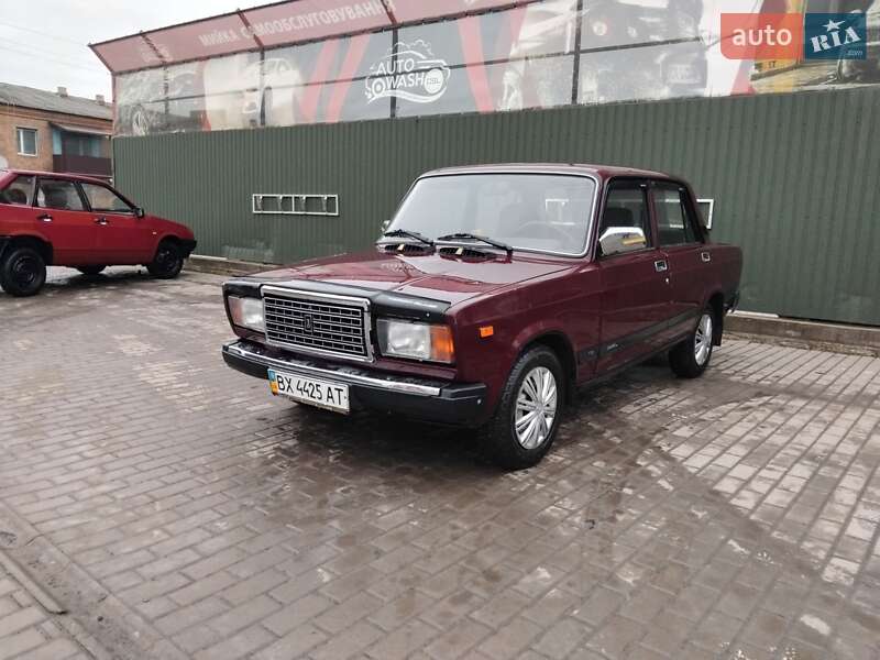 Седан ВАЗ / Lada 2107 2005 в Полонном